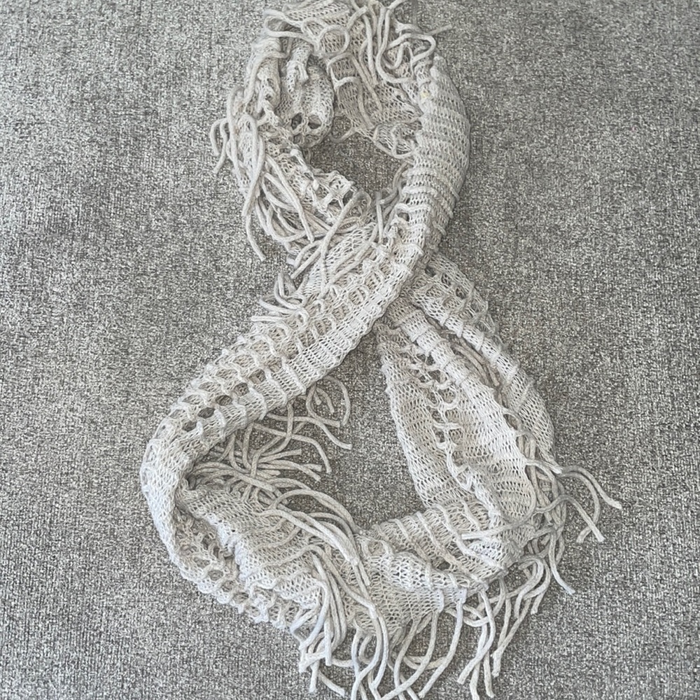 Women’s scarf